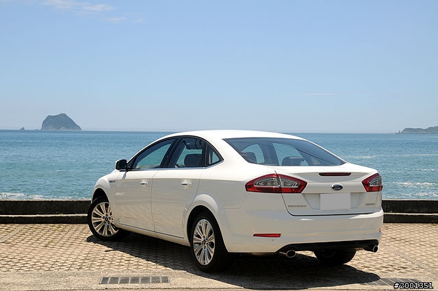 mondeo ecoboost之碧海藍天香車美人開箱!!!