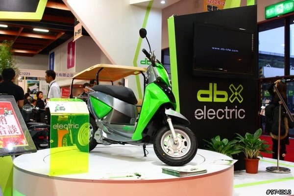 新機種電動機車