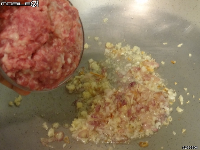 [chef料理廚房] 泰簡單~10min簡單完成。打拋肉。