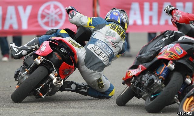 YAMAHA勁戰車友聚會之比賽照片