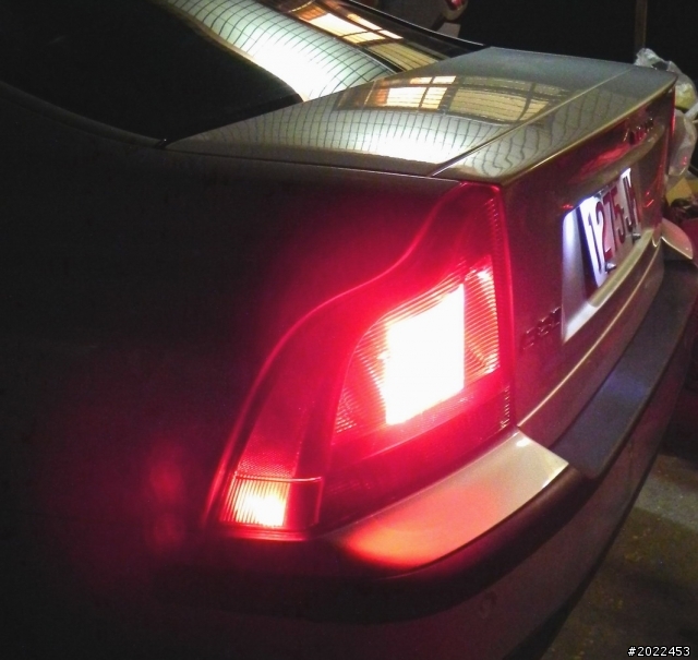 volvo s60 2.0T 04年式 最牛改裝-倒車攝影 LED車內燈 補充油耗分享