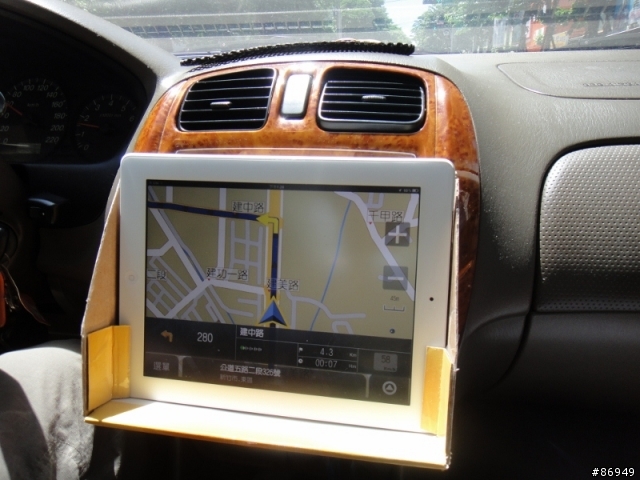 I PAD 2 紙箱車架