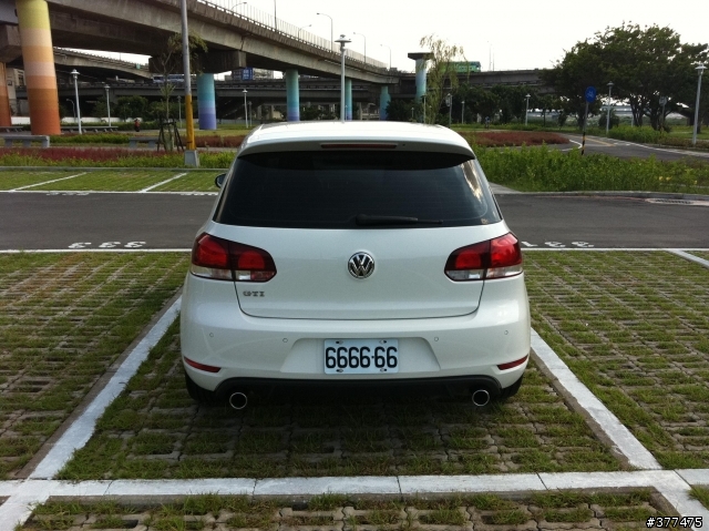小白報到！ 2011年式GTI MK6(9/13 新增內裝照及配件照)