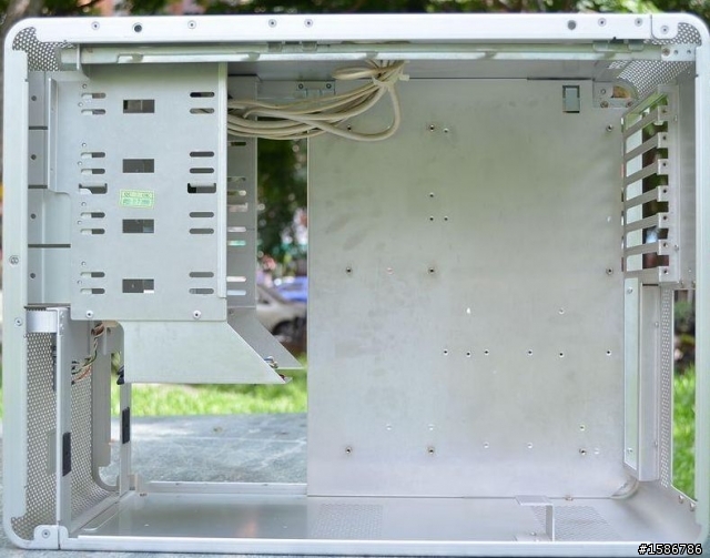 請問機殼DIY 如何把PSU改在前面