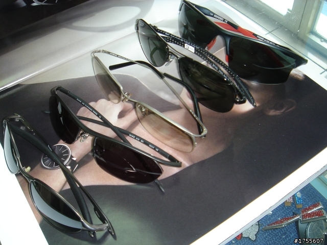 Ray Ban雷朋 碳纖維太陽眼鏡 RB8301 偏光款 開箱啦!