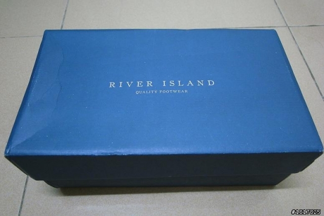 [開箱]RIVER ISLAND "洗衣板草鞋"