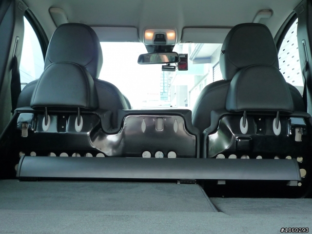 V50 D4 R  6個月滿30000km+後廂隔網開箱