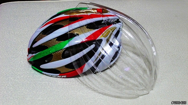 Lazer Helium Road Warriors helmet 90週年紀念版