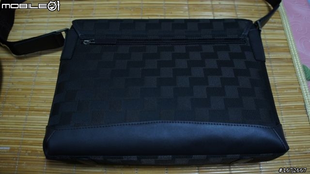 入手不久的LS2安全帽 囧