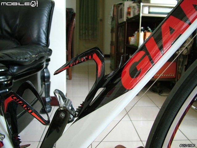 [分享]2010年GIANT DEFY Advanced 2 入手細部照片