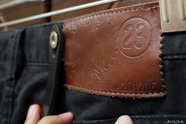 [分享] WTAPS W)taps 08 A/W NO.5 Tight 吊帶破壞工作褲
