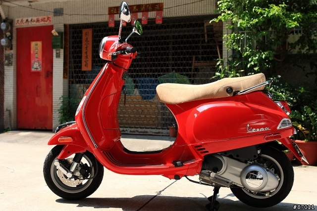 [開箱] Vespa LX125 火紅...