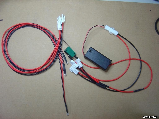 自製各速克達皆可用之自動LED車廂燈