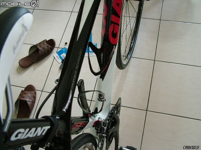[分享]2010年GIANT DEFY Advanced 2 入手細部照片
