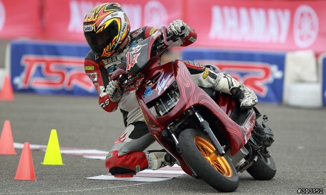 YAMAHA勁戰車友聚會之比賽照片
