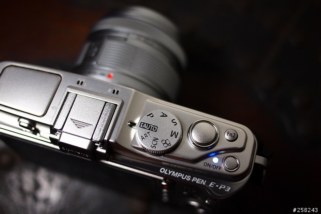 【西西分享】相機夠型才嚇趴---OLYMPUS PEN E-P3