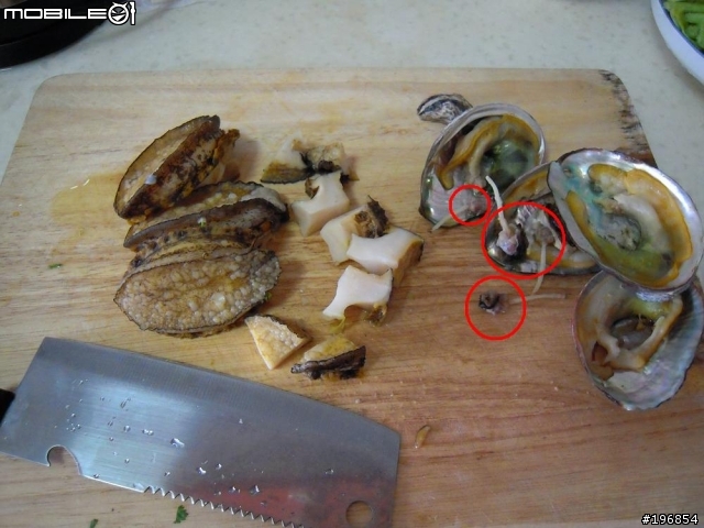 [思鄉料理]低調奢華的~~肥佬黑鮑魚麵線~~^^