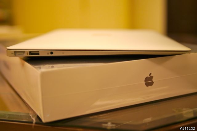 [分享] Apple Macbook Air 13" i7 1.8Ghz 4GB 256GB SSD 開箱