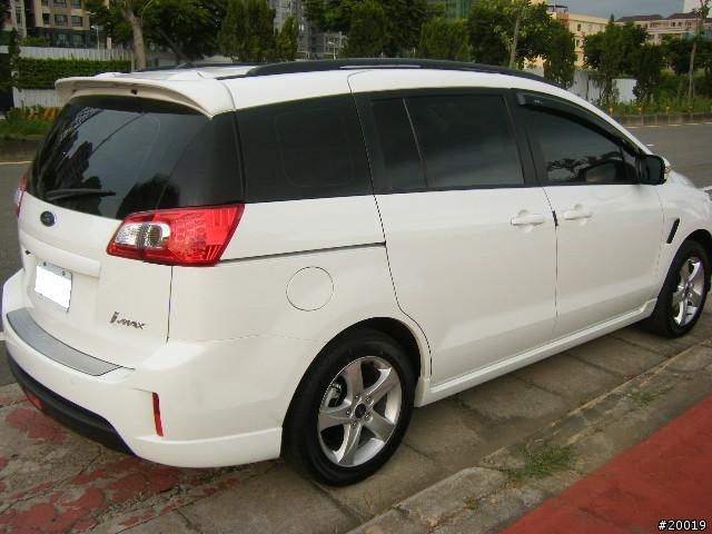 2011年 7月 I-MAX 白色5人座開箱(8/4加裝中央頭枕和8/5磁釉鍍膜)