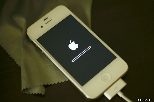 救命阿~幫幫我~iPhone4死當