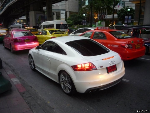 曼谷街頭巧遇R8 V10 Spyder & TTS