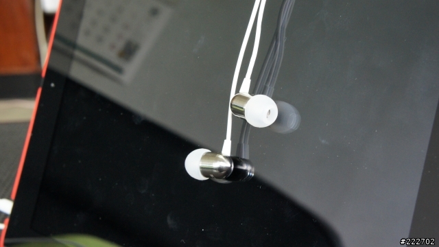 [開箱] nocs 鈦合金重低音耳機麥克風, made for iPod, iPhone, iPad