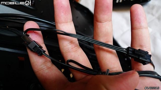 [開箱] CORSAIR 400R