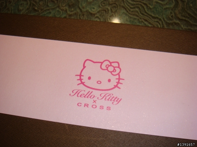 當日本Hello Kitty凱蒂貓遇上美國名筆大廠CROSS!美日混血的結晶