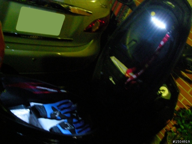 車廂黑漆漆 不用一百元你自己搞定 DIY車廂燈 免接電!!