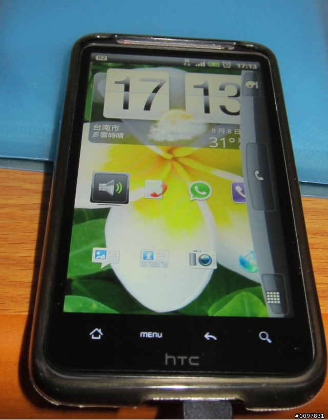 請問有人的HTC DESIRE HD桌面會變方向嘛