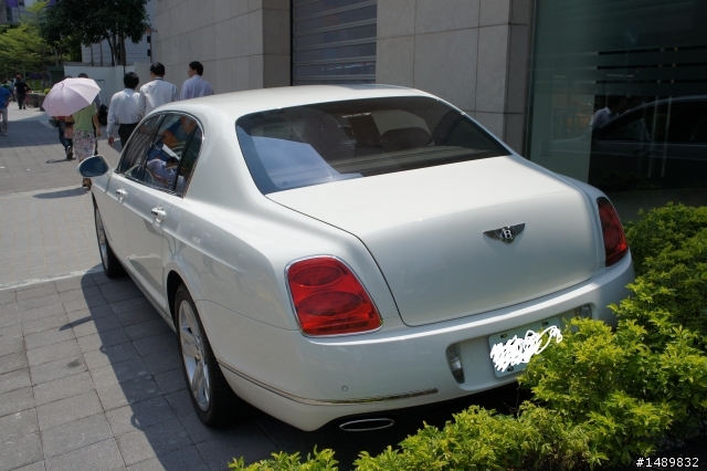 Aston Martin  Bentley Roll Royce