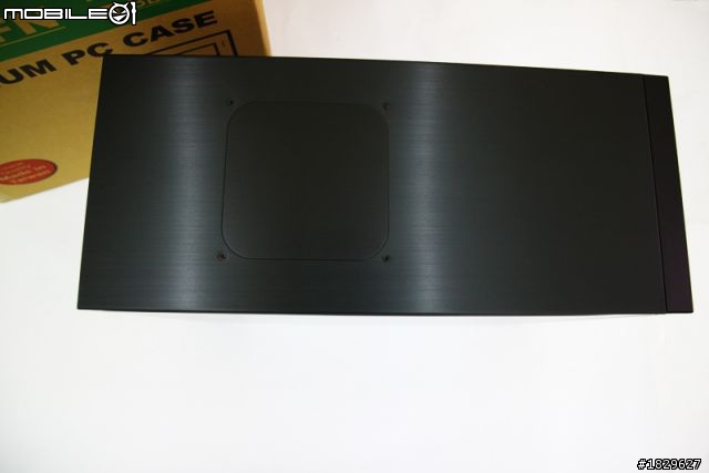 [平民開箱] 全鋁機殼 LIAN LI 聯力 最新小機殼大空間 PC-A05FN (USB3.0) 火熱裝機