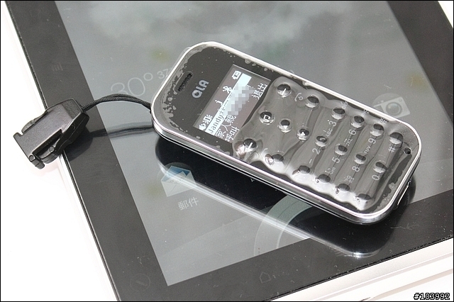 與 HTC Flyer 完美結合的藍芽耳機 - QLA BR950s 立體聲藍牙耳機
