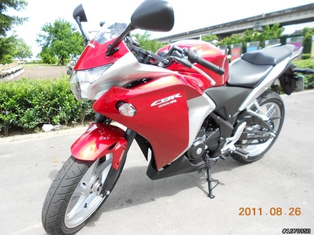 2011CBR250R入手啦(不專業分享)^^~~~
