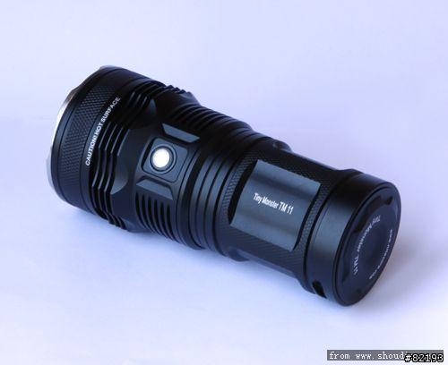 極緻小巧的3XML王者~掌中怪獸::兩千流明的 NITECORE TM11