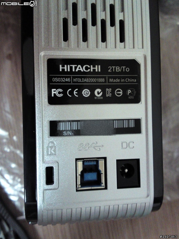 [開箱] HITACHI 日立 2TB TOURO Desk PRO 鏡面黑USB3.0 (3年保)-3.5吋行動硬碟開箱啦~~