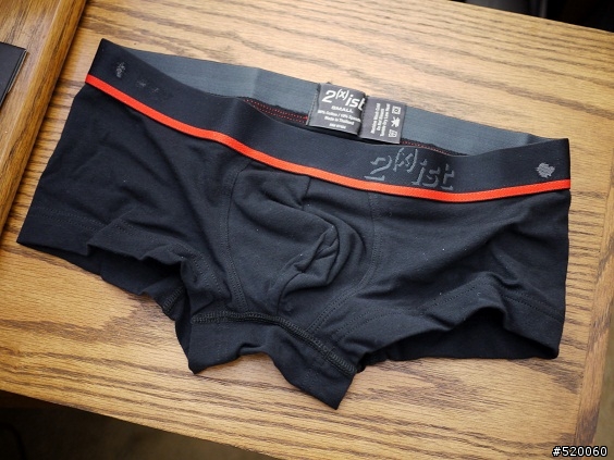 [開箱]CK Pro Stretch Reflex Low Rise Trunk VS. 2(x)ist Sliq Trunk