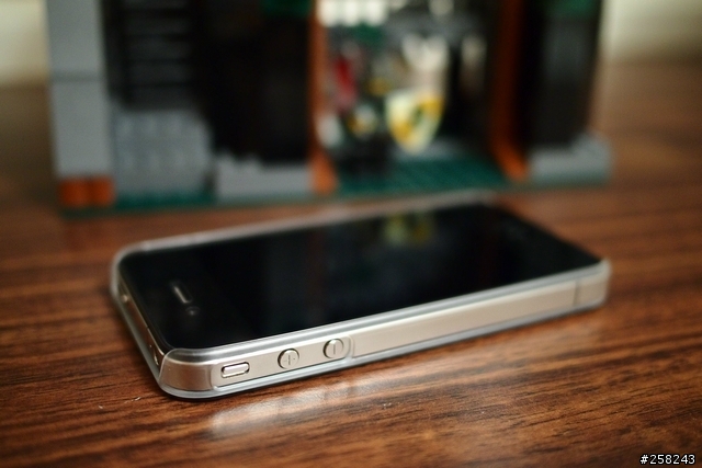 【西西分享】最昂貴的骷髏頭mastermind JAPAN x iPhone4