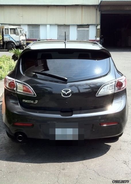 (開箱 圖少)new mazda3 5d 1.6
