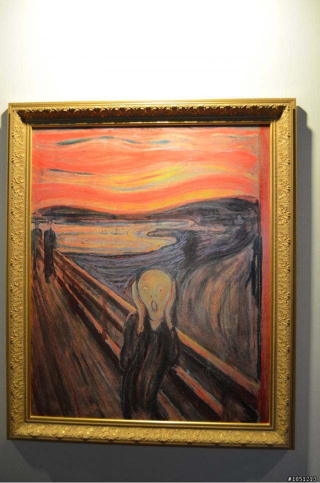 D5100 景觀窗照出來的都斜右邊,