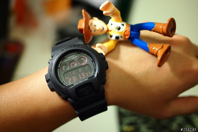 【西西分享】男孩的玩具---G-SHOCK DW-6900MS-1