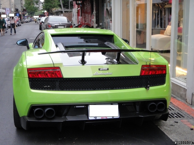 小綠牛LP570-4!!外加{香車美人}V12vantage
