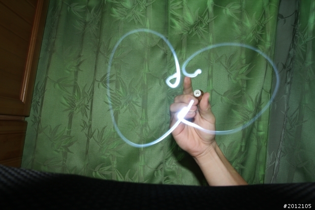 請教有在玩光影塗鴉的問題(第一次試拍)