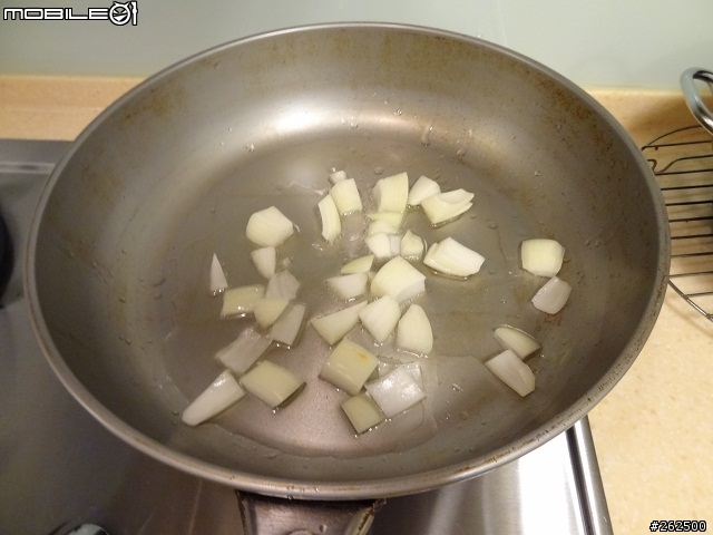[chef料理廚房]"歪"國人覺得很怪的美味大變身。宮保皮蛋。(非黑暗料理)
