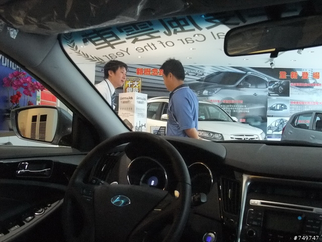 誘人卻神祕低調的鈦藍灰SONATA 開箱  心中此價位等級的極品即將到手