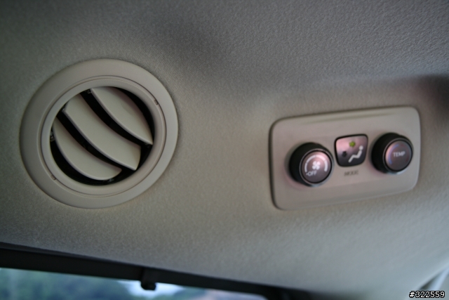 分享(開箱照)~美式家庭mini van~2011 TOYOTA  SIENNA LE款  (圖多)