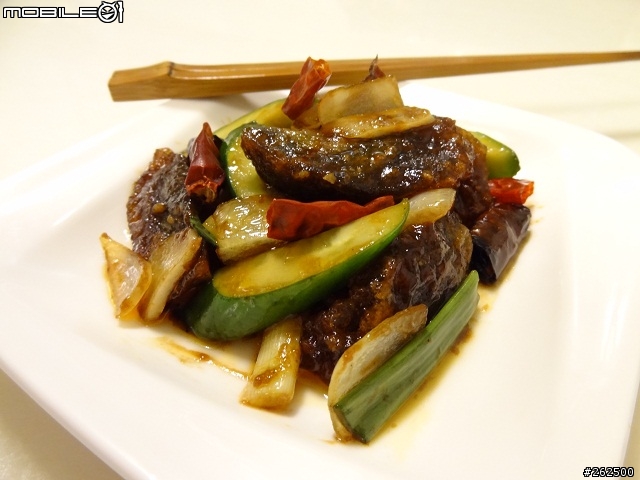 [chef料理廚房]"歪"國人覺得很怪的美味大變身。宮保皮蛋。(非黑暗料理)