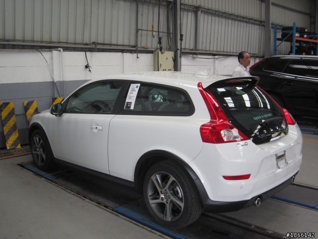 [驗車] 2012年式 C30 D4 極地白報到