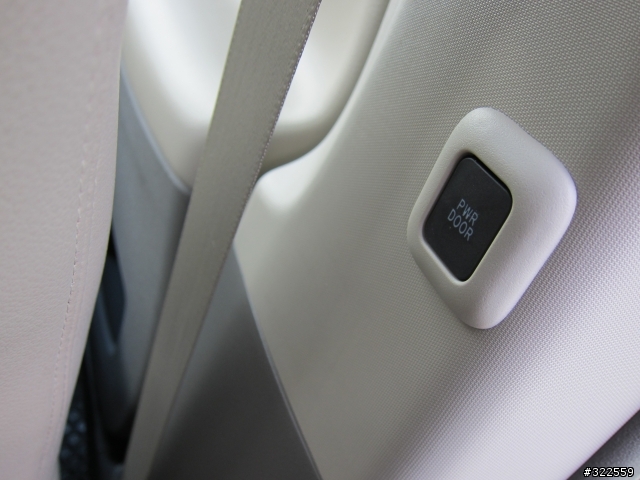 分享(開箱照)~美式家庭mini van~2011 TOYOTA  SIENNA LE款  (圖多)