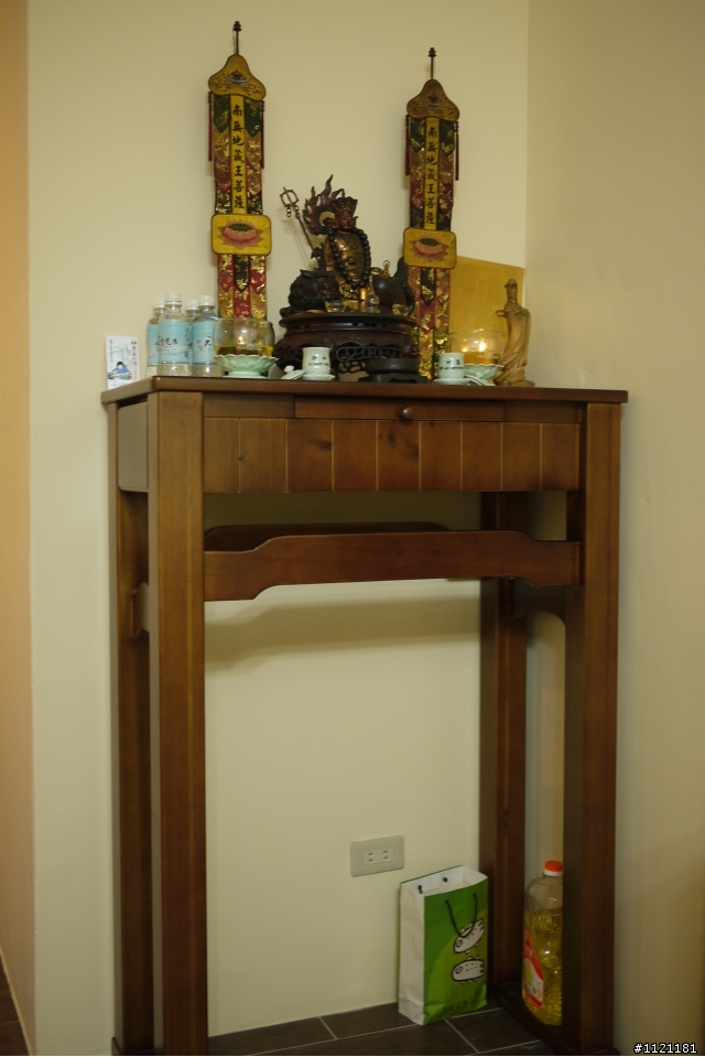 也來分享一下家裡的神明桌